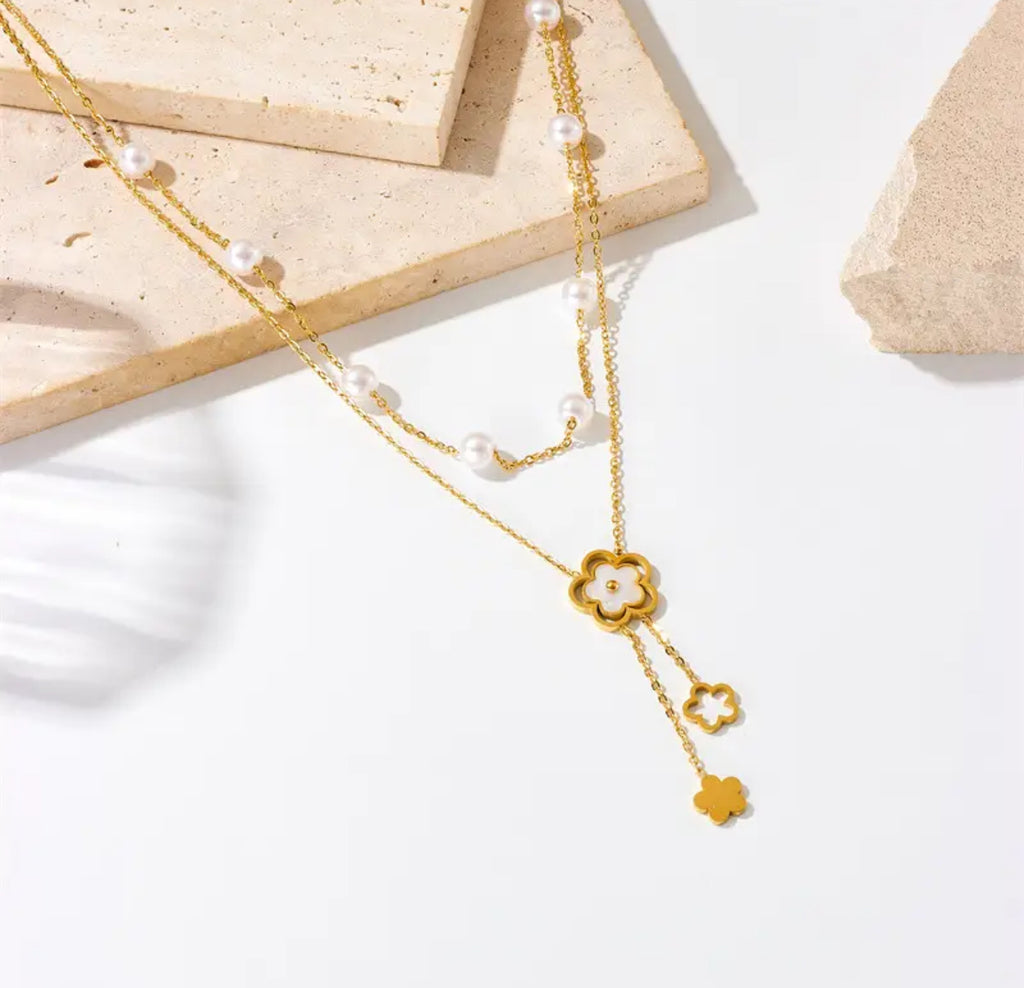 Pearls and Flower Necklace Set Stainless Steel